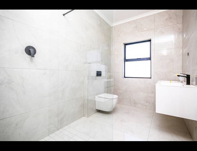 4 BEDROOM FREEHOLD FOR SALE IN SANDOWN